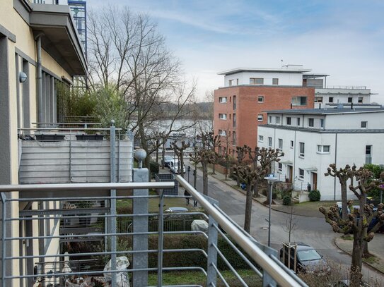 Rheinblickloft mit Sonnenbalkon; 3,80 m Deckenhöhe u. Tiefgarage in Köln-Sürth