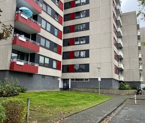 geräumige 3 Zimmer Wohnung mit Balkon!