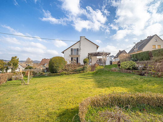 Einfamilienhaus - mit Charme in Oberbieber mit tollem Grundstück und Garage!