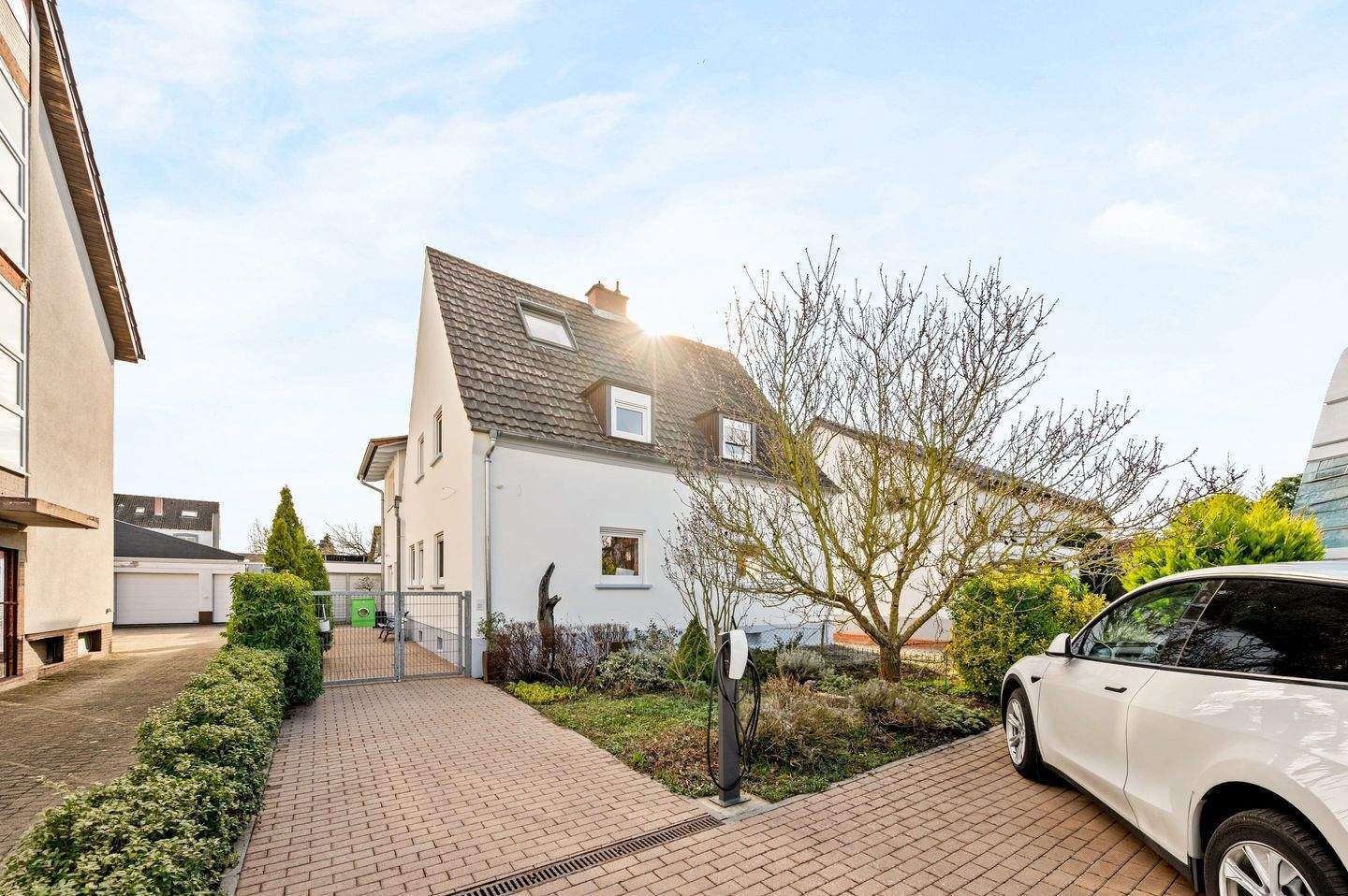 Immobilie in Dudenhofen - *Einziehen und Wohlfühlen * Kernsanierte DHH in begehrter Lage von Dudenhofen - Bild 0