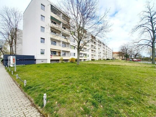 Tolle kleine 4 Zimmerwohnung mit Balkon und Wannenbad!