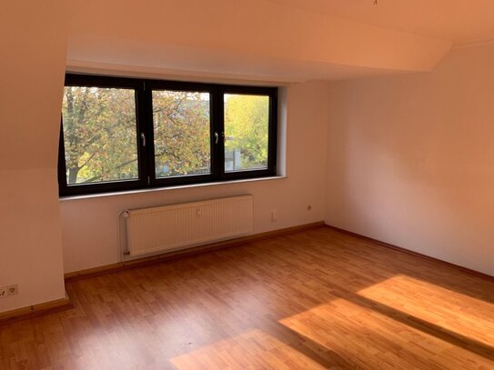 Schöne 3-Zimmer-Dachgeschosswohnung in Bochum zu vermieten!