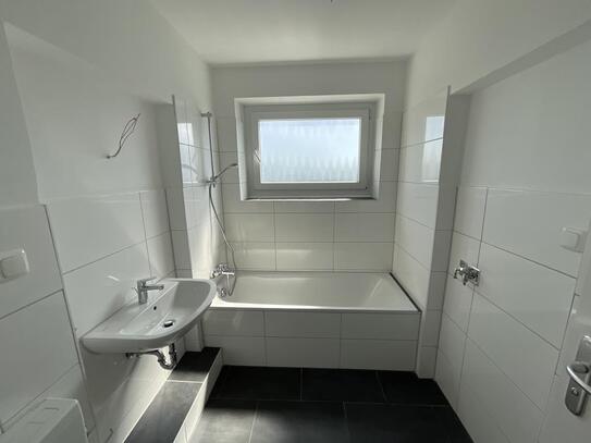 3-Zimmer-Wohnung mit Balkon und Badewanne im 6. OG mit Aufzug in Wilhelmshaven - Nähe City !!!