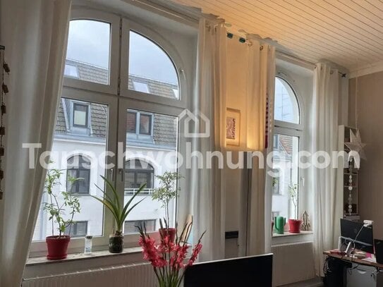 [TAUSCHWOHNUNG] Helle Altbau Zweizimmerwohnung mit Balkon