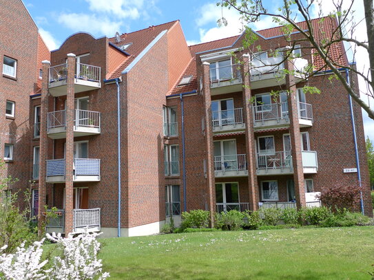 2 Zimmer im 2. Obergeschoss mit Balkon! Pinneberg