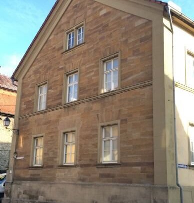 1 topsanierte Altbauwohnung, 82 m2 Wiesentheid, zentral gelegen, hell, großzügig