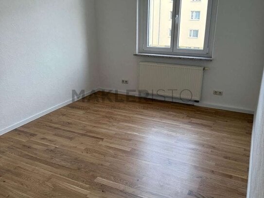 ***Frisch modernisierte, helle 2-Zimmer-Wohnung mit Tageslichtbad zu vermieten***