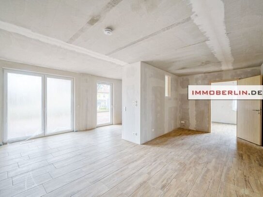 IMMOBERLIN.DE - Ersteinzug! Attraktive barrierefreie Wohnung mit Terrasse & Gestaltungspotential beim Wandlitzer See