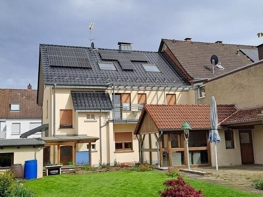 Modernes Zweifamilienhaus in bester Lage von Barntrup!