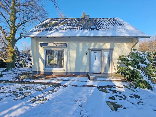 Charmantes Einfamilienhaus mit großzügigem Gartenparadies in begehrter Lage von Windhagen