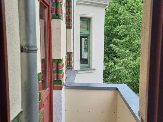 Stadtfeld Ost I 2 Zimmer I Balkon I Wohnküche mit Einbauküche I Tageslichtbad mit Wanne und Dusche