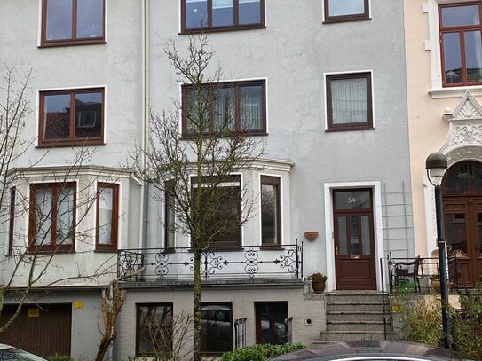 Grundsanierte - 2-Raum-Altbauwohnung im Gete Viertel mit EBK und Balkon (72 m2)