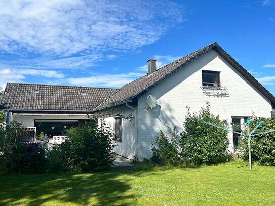 Heide/ Hemmingstedt: Großzügiges Einfamilienhaus in ruhiger Sackgassenlage