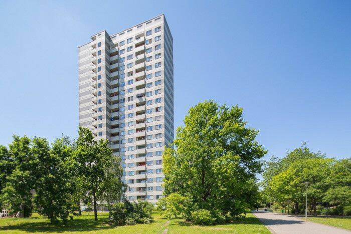 Sanierte Wohnung mit atemberaubenden Ausblick sucht neue Mieter zum 20.08.26! - Photo 1