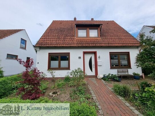 G 36A LESUM- gepflegtes Einfamilienhaus mit einem Vorgarten, Terrasse und Carport-