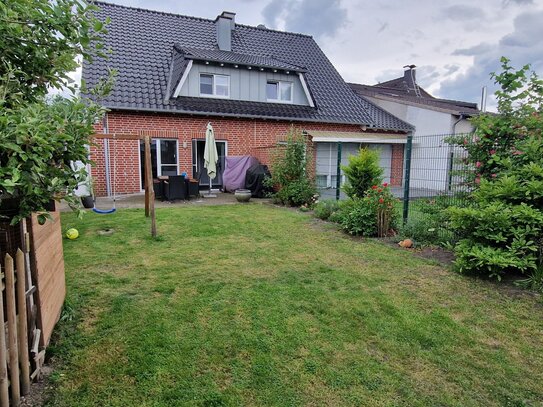 ***Für die junge Familie und alle die eine gründen wollen! Moderne Doppelhaushälfte mit Garage und Einbauküche in guter…