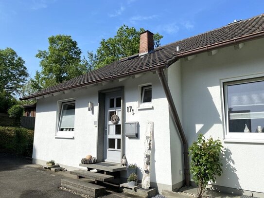 Gepflegte Doppelhaushälfte mit idyllischem Garten und hochwertiger Ausstattung - Ihr neues Zuhause zum Wohlfühlen!