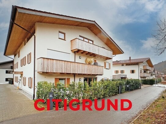 Traumlage am Tegernsee - Exklusiv ausgestattete Dachgeschosswohnung mit Sauna, Kamin & Sonnenbalkon