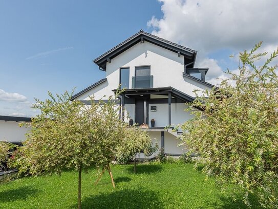 Salzweg: Haus mit 4 Wohnungen, 445 m² Wohnfläche, Neubau-Standard