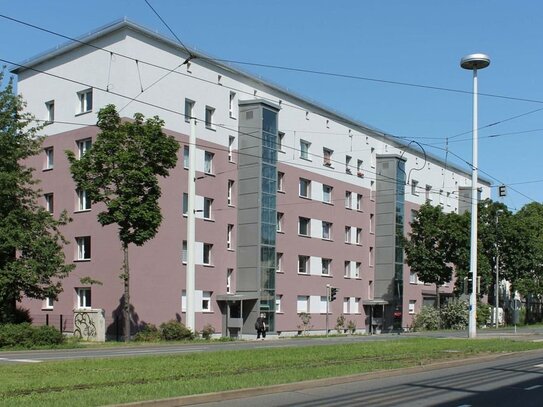 4-Raum-Wohnung mit Aufzug + Balkon, im Stadtzentrum