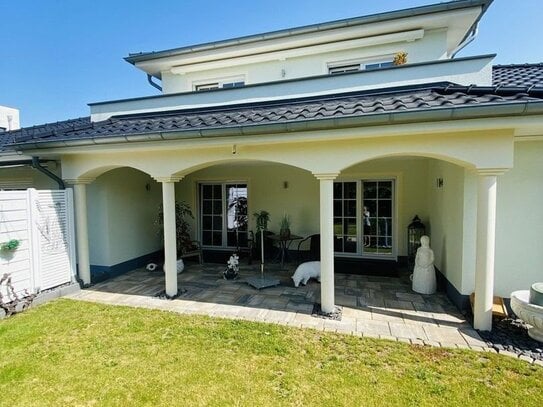 Zweigeschossige, hochmoderne Wohnung mit Terrasse und Balkon in Bestlage von Andernach