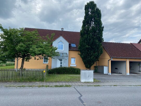 Haus in Haus it wunderschönem Garten in idyllischer Lage am Rand von Zeitlarn