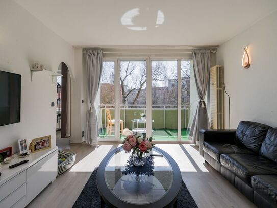 Schöne moderne Wohnung mit Balkon in der Nähe von Schloss Charlottenburg