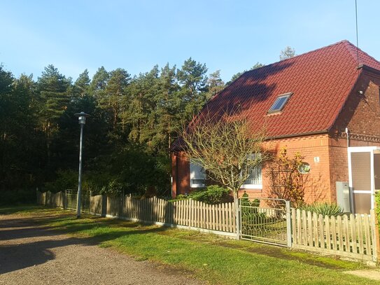 Einfamilienhaus am Waldrand, Sackgasse mit großem Grundstück - Provisionsfrei