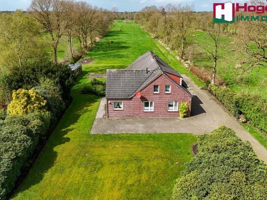 Traumhaft schöne Lage! Ein Einfamilienhaus im Landhausstil mit ca. 1 ha. Grünland