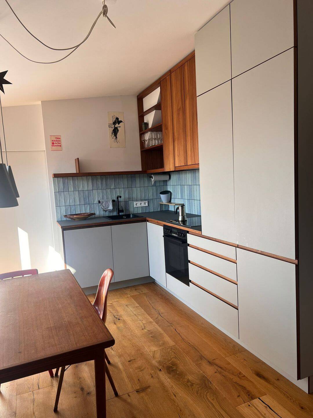 Möblierte Maisonette mit Süd-Dachterrasse in Friedrichshain - befristet 1 Jahr - Photo 1