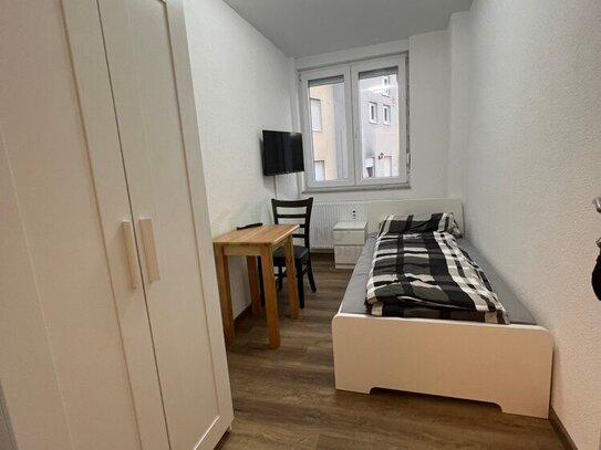 *** vollmöbliertes WG-ZImmer mit EBK in Herzen von Winnenden - sofort verfügbar ***