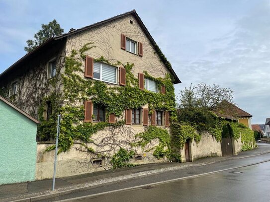 Charmantes Landhaus mit Gewölbekeller und großem Grundstück für vielseitige Nutzungsmöglichkeiten