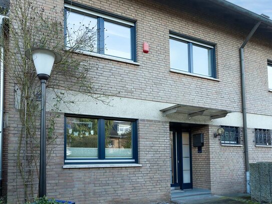 Ihr neues Zuhause in Krefeld-Bockum: Gepflegtes Reihenhaus mit viel Platz für die große Familie