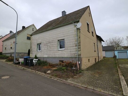 Renovierungsbedürftiges Einfamilienhaus mit großem Potenzial in Reinsfeld