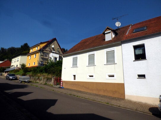 schickes 1 FH mit tollem Garten in ruhiger Lage für Handwerker