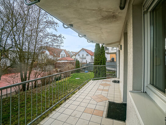 Für Anleger: Praktische 2 Zimmerwohnung mit großem Balkon und Stellplatz in ruhiger Lage.