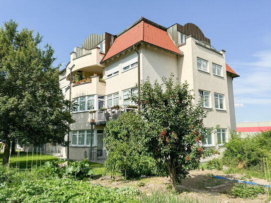 +++ Lichtdurchflutete 3-Zimmer-Wohnung mit großem Balkon und tollem Ausblick +++