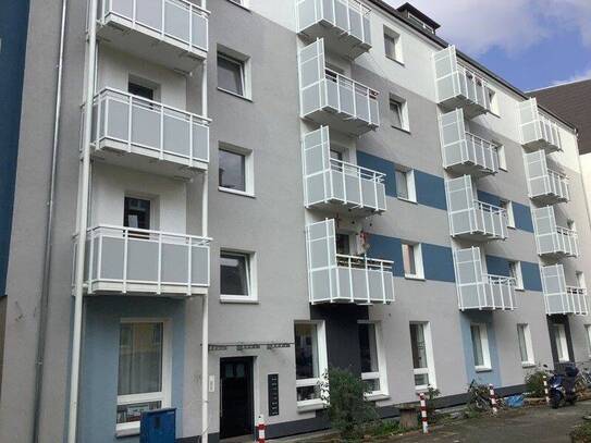 Helle 2-Zimmer-Wohnung mit Balkon im Stadt-Zentrum