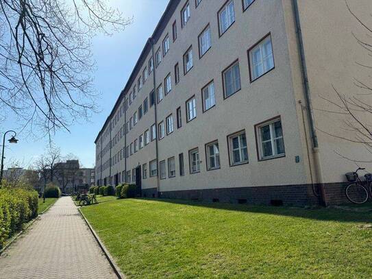Reinkommen und Wohlfühlen: Frisch sanierte 2-Zimmer-Wohnung in ruhiger Lage