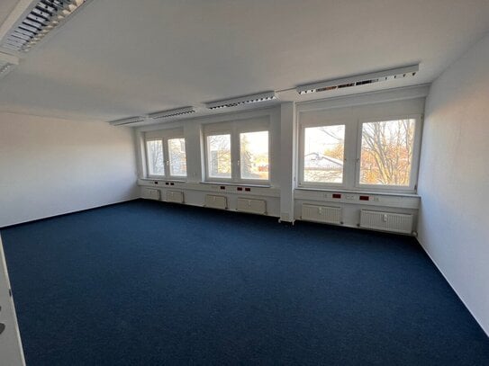 Pankow: Tino-Schwierzina-Str: div. Büroflächen zwischen 470 m² - 1.700 m² per SOFORT zu VERMIETEN