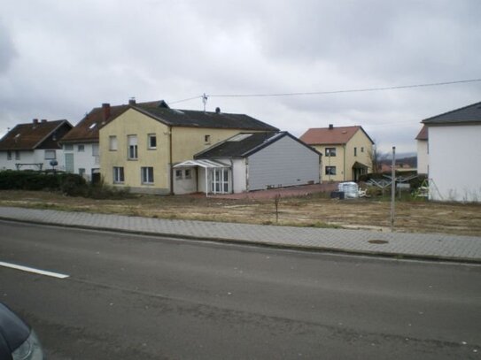 Familienhaus oder Wohnen und Arbeiten unter einem Dach !