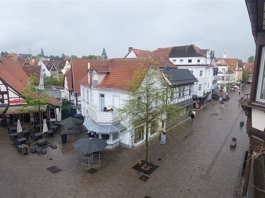 Frisch sanierte, große 3-4 Zimmer-Wohnung mit Dachterrasse und Balkon im Herzen von Bad Salzuflen