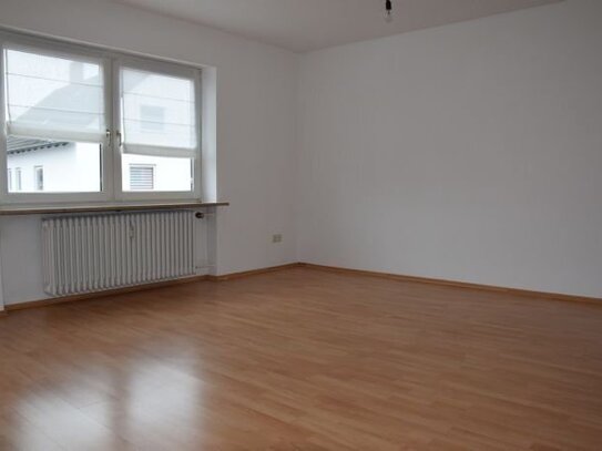 Schöne 3 Zimmer-Wohnung -1.OG - Südbalkon -Hausmeister-90522 Oberasbach