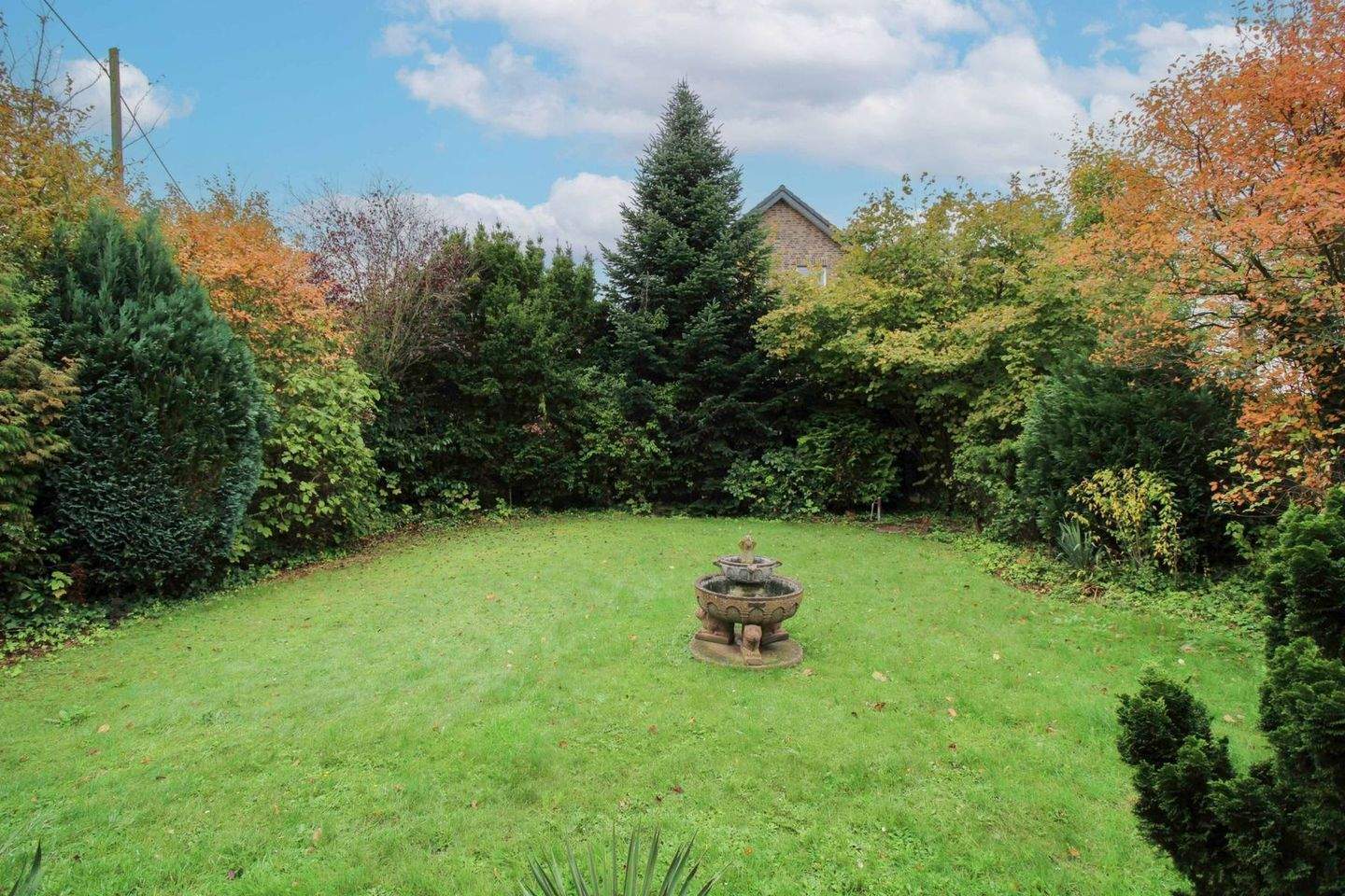 Großes, ruhig gelegenes Einfamilienhaus mit traumhaftem Garten in Köln-Auweiler