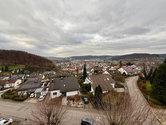 Modernes Wohnen mit Panoramablick | 3 Zimmer mit ca. 79 m² Wohnfläche, 2 Balkone & Keller