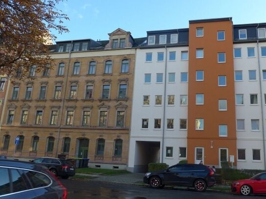 Helle 2-Raum-Wohnung mit Balkon und Aufzug