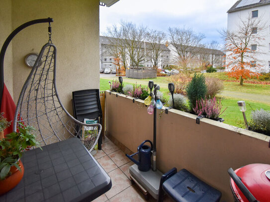 Sehr schöne, helle Hochparterrewohnung mit sonnigem Balkon im Heidberg!