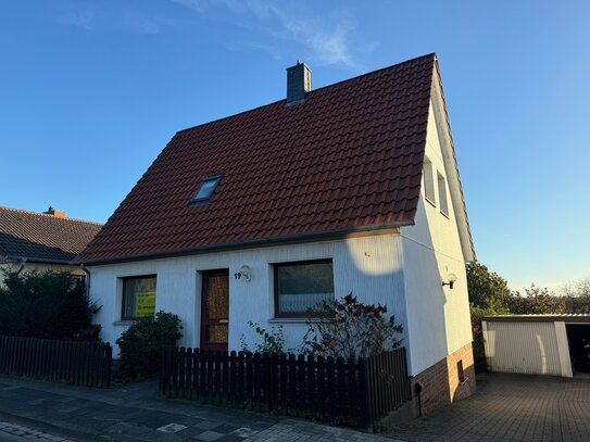 Freistehendes Einfamilienhaus mit Garage in sehr beliebter Wohnlage - Helmstedter "Gartenstadt"