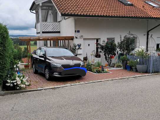 Reizvolle Doppelhaushälfte in Marklkofen. Perfekt geeignet für eine große Familie.