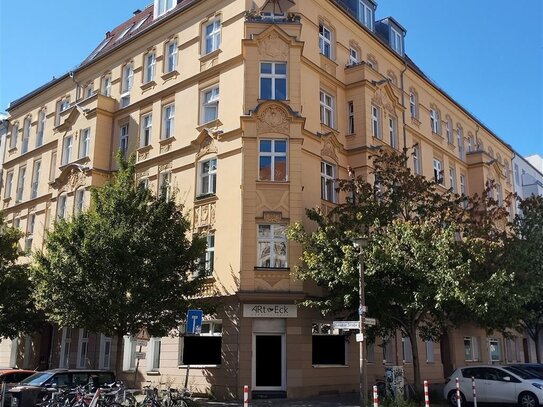 Große 4-Zimmer Erdgeschosswohnung gegenüber vom Mauerpark in Prenzlauer Berg